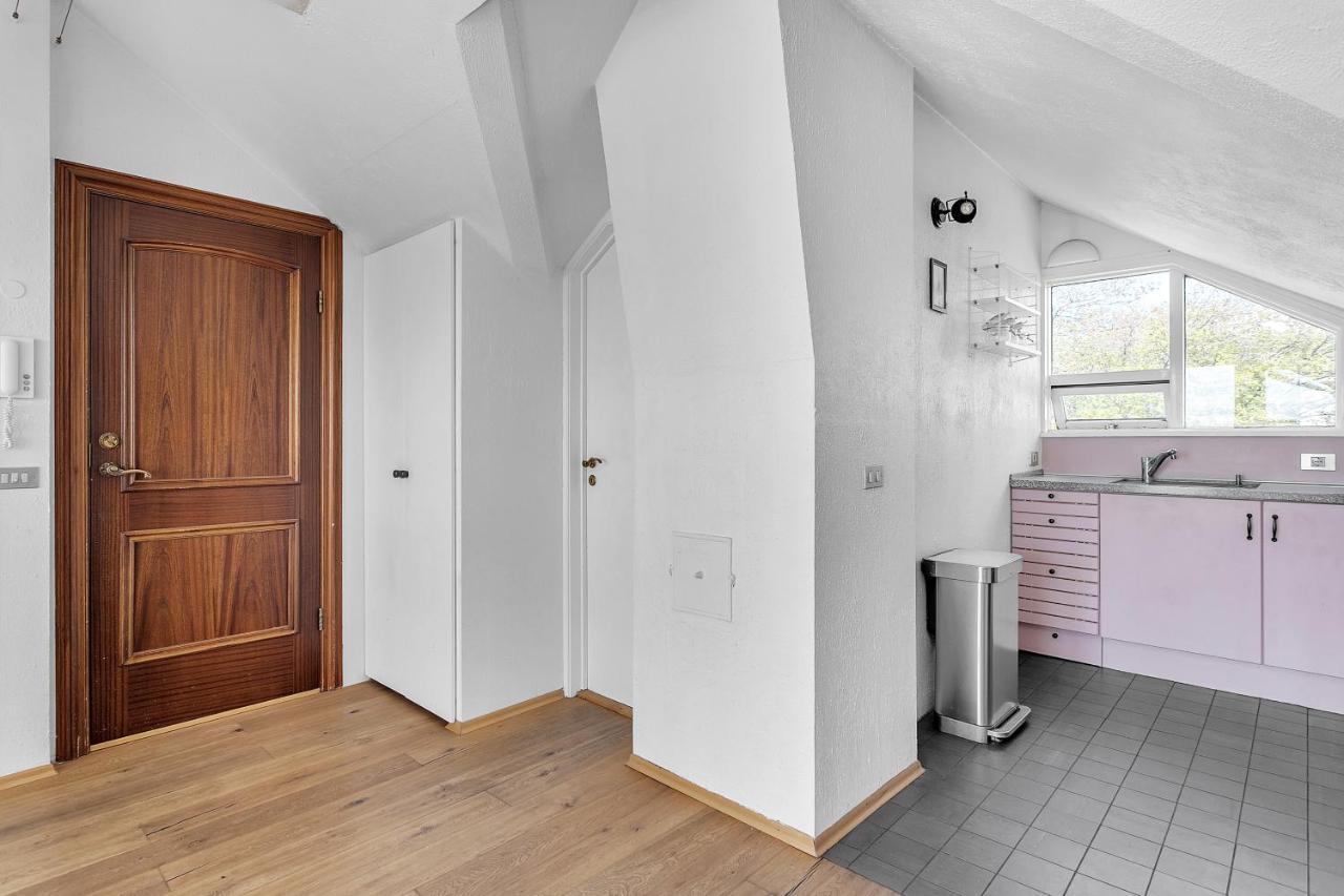 Lovely 2 Bedroom - Quiet Neighborhood Apartment