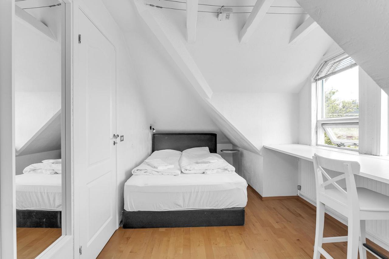 Lovely 2 Bedroom - Quiet Neighborhood Apartment Reykjavik