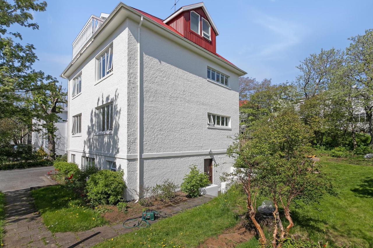Lovely 2 Bedroom - Quiet Neighborhood * Reykjavik