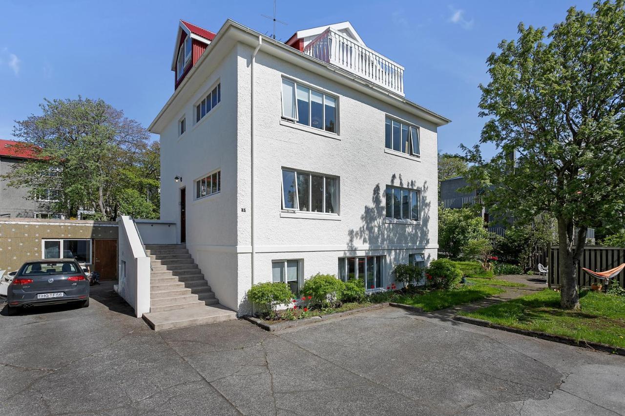 Lovely 2 Bedroom - Quiet Neighborhood